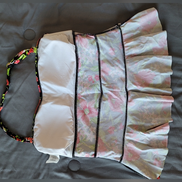 Island Escape Tankini Top - Sz 10, GUC - Picture 5 of 9